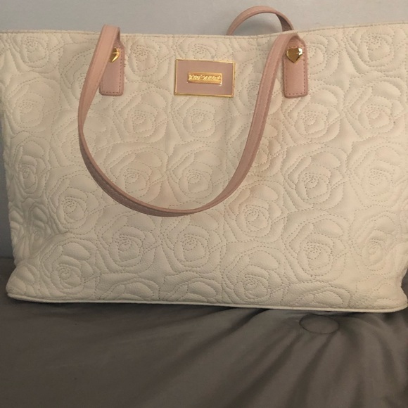 Betsey Johnson Handbags - Betsey Johnson tote